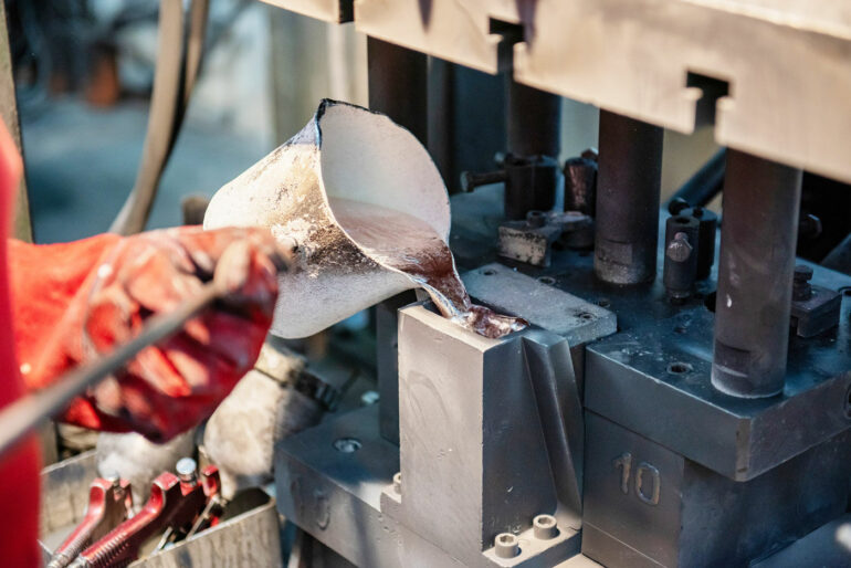 What is Sand casting & How does it work? Pros & Cons casting