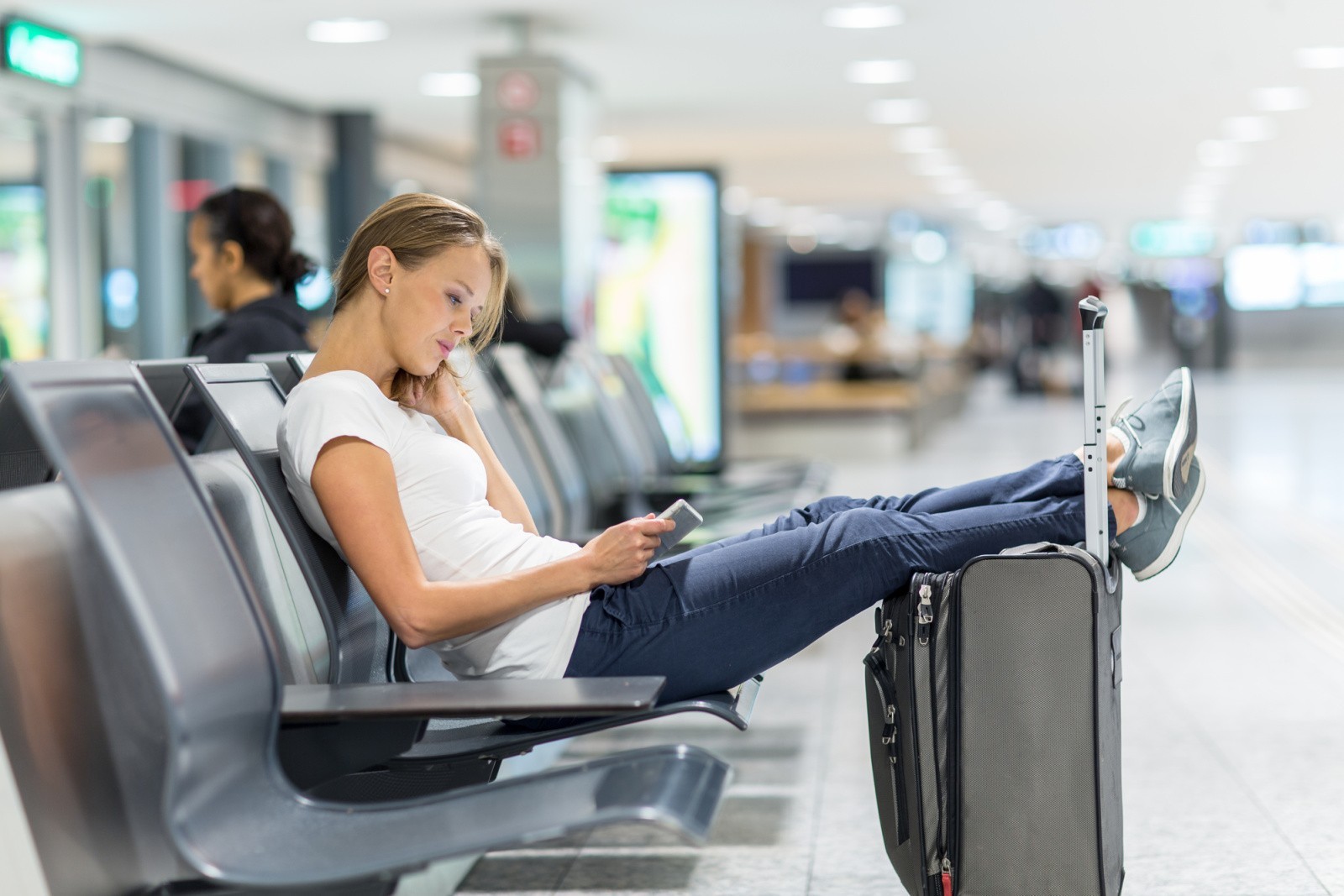 Why Travel eSIM is Essential for Frequent Business Travelers - Richannel