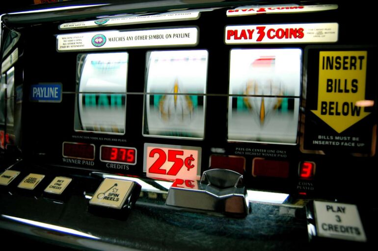 Understanding Randomness of slot machines