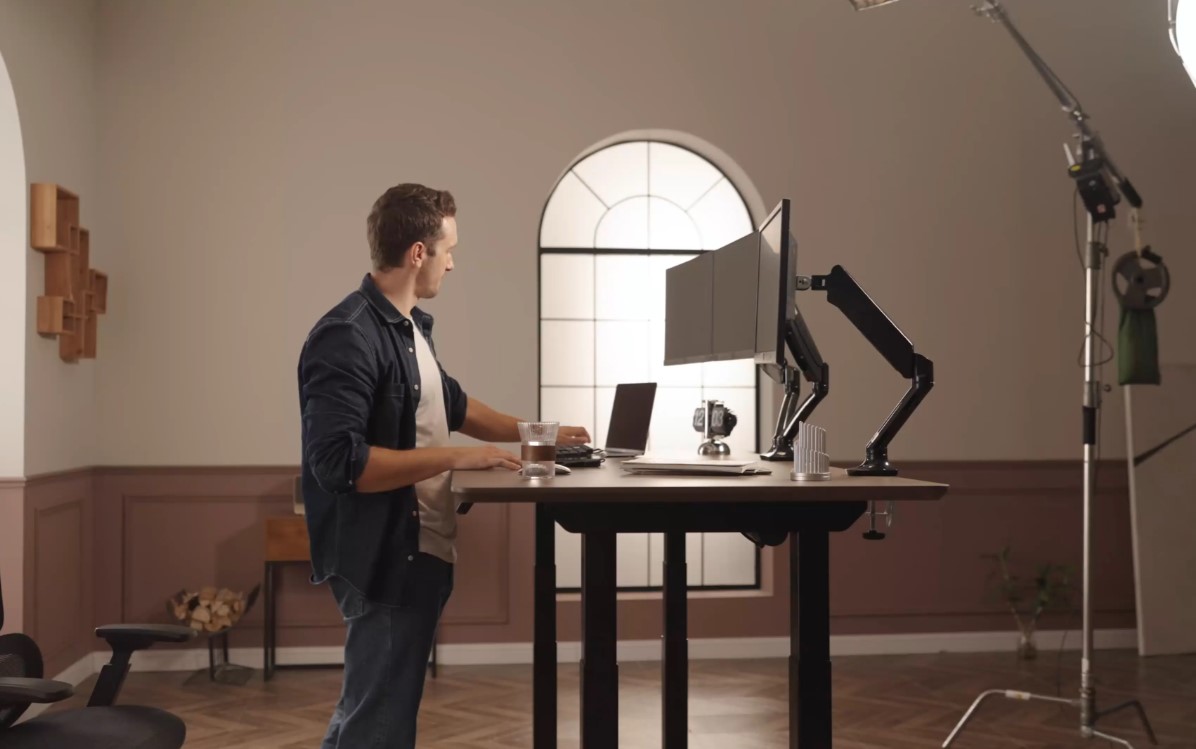 10 Useful Office Desk Gadgets To Make Your Life Easier - Richannel