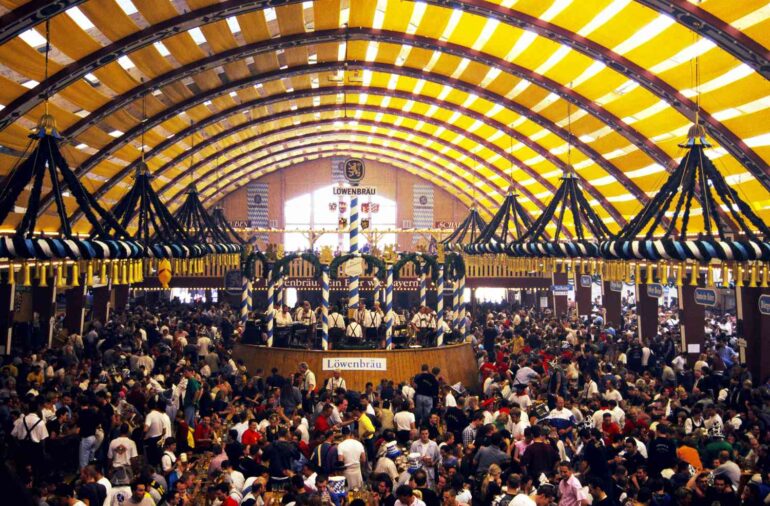 Beer Halls and Gardens in Munich